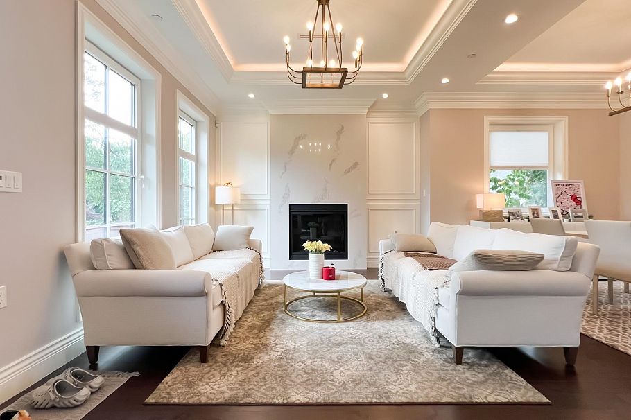 2071 W 36th Avenue Vancouver, BC - 2