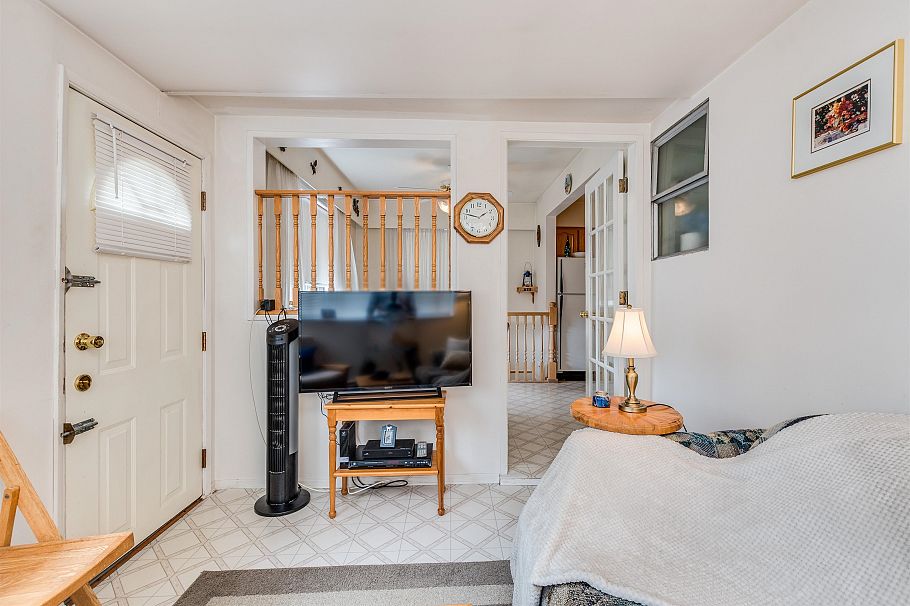 2236 Kitchener Street Vancouver, BC - 14