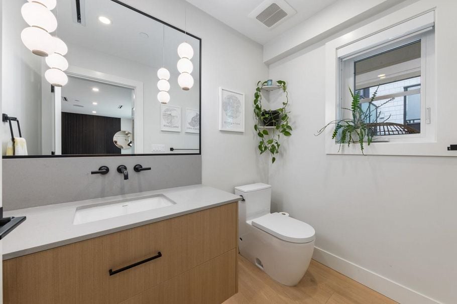 1827 W 15th Avenue Vancouver, BC - 17