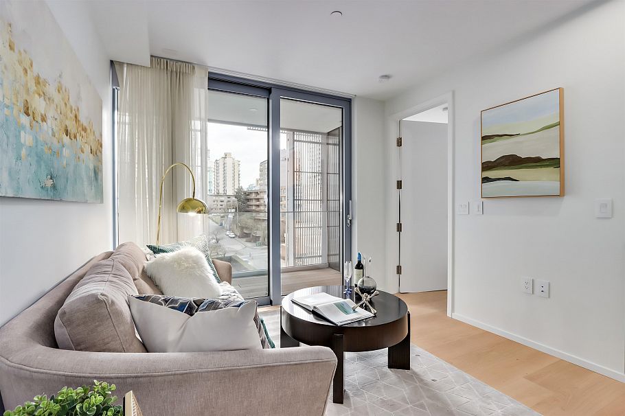 705 1568 Alberni Street Vancouver, BC - 4