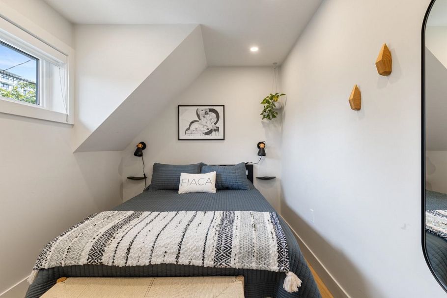 1827 W 15th Avenue Vancouver, BC - 28