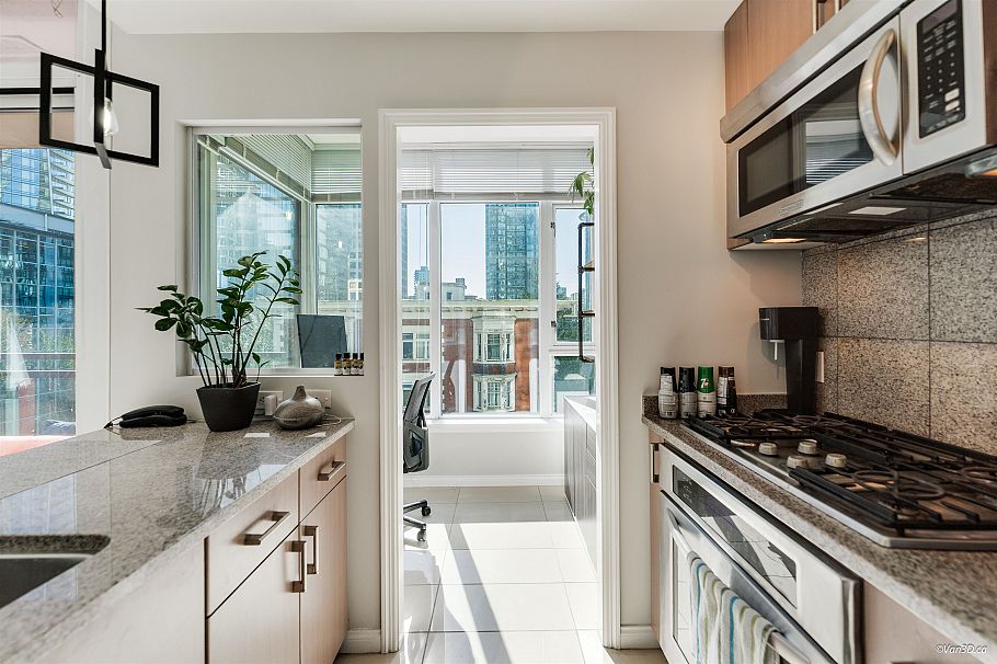 702 1211 Melville Street Vancouver, BC - 7