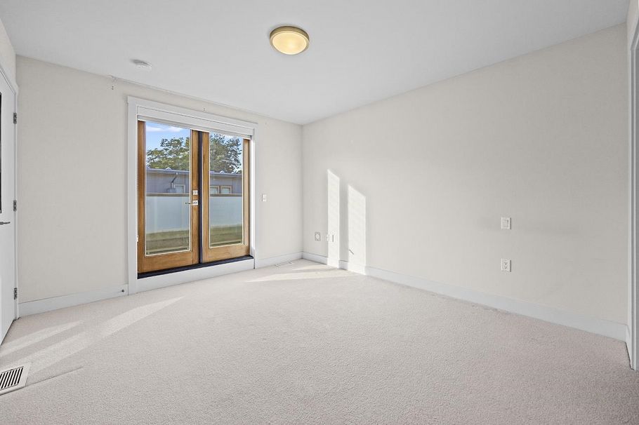 5522 Oak Street Vancouver, BC - 13