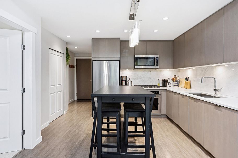 106 2632 Library Lane North Vancouver, BC - 7