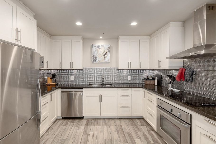 104 293 Smithe Street Vancouver, BC - 14