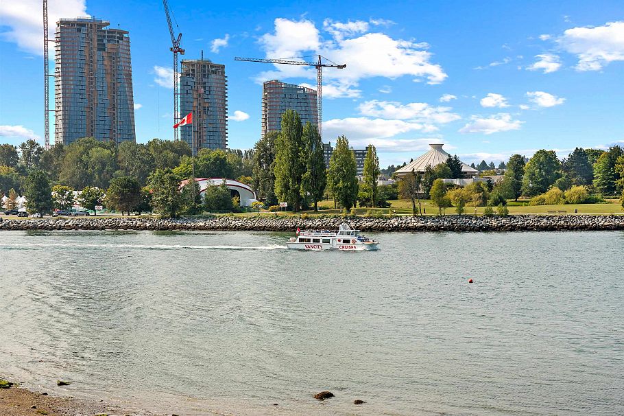 301 1406 Harwood Street Vancouver, BC - 22