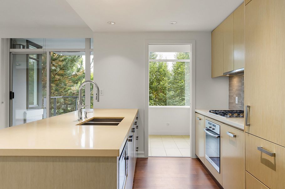 305 5955 Balsam Street Vancouver, BC - 17