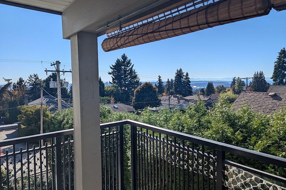 301 106 W Kings Road North Vancouver, BC - 30