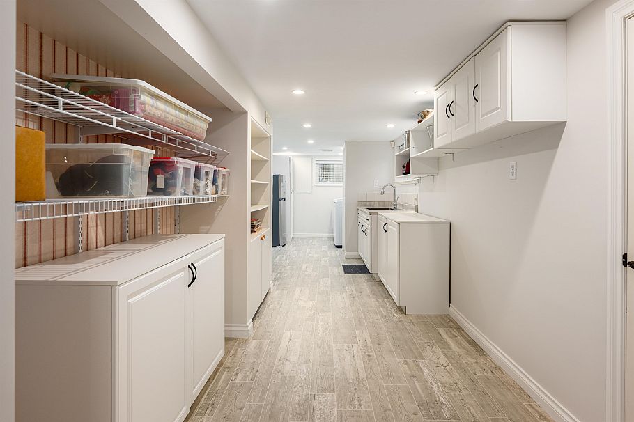 3658 Loraine Avenue North Vancouver, BC - 22