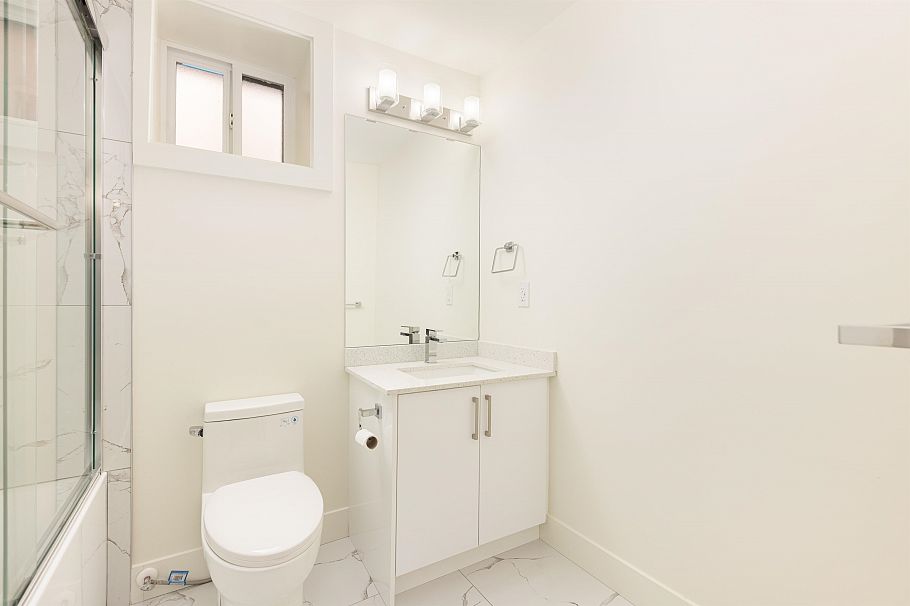 2719 E 46th Avenue Vancouver, BC - 26