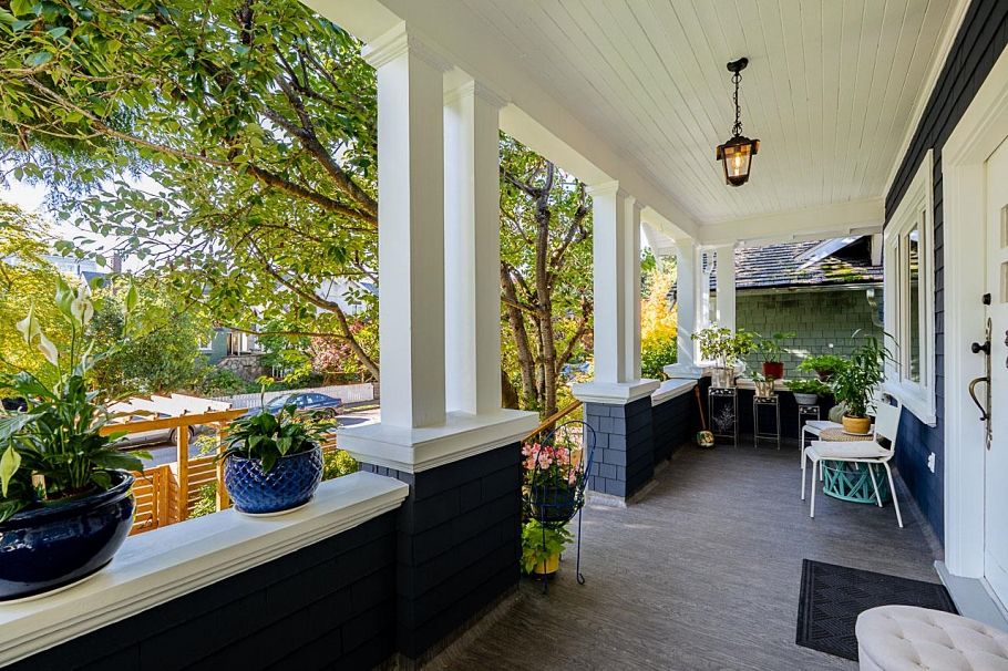 3343 W 3rd Avenue Vancouver, BC - 3