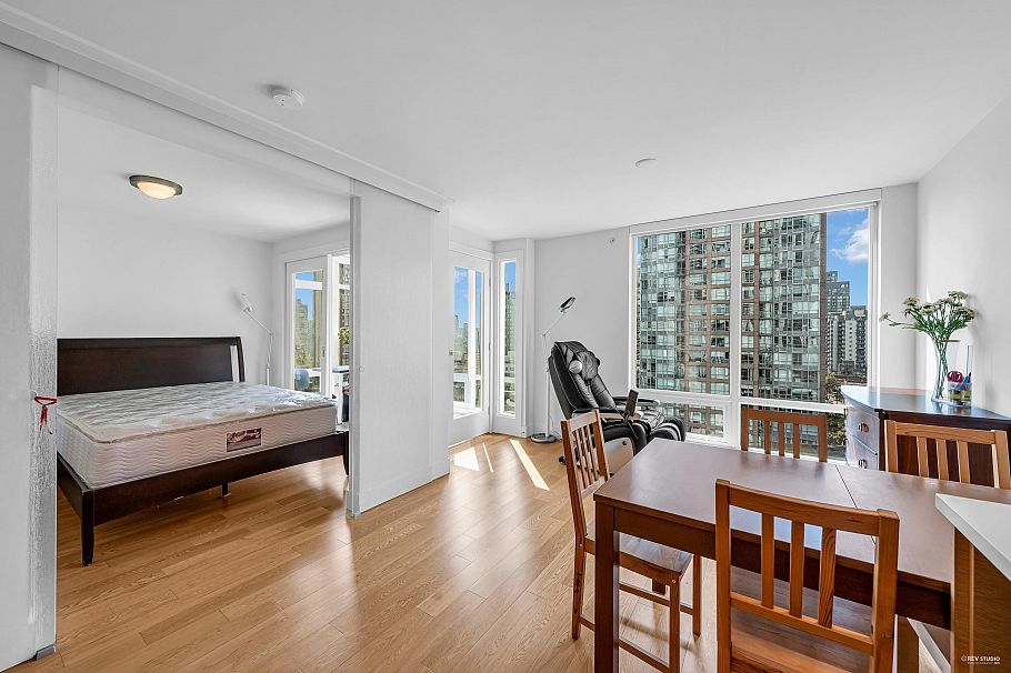 1002 565 Smithe Street Vancouver, BC - 3