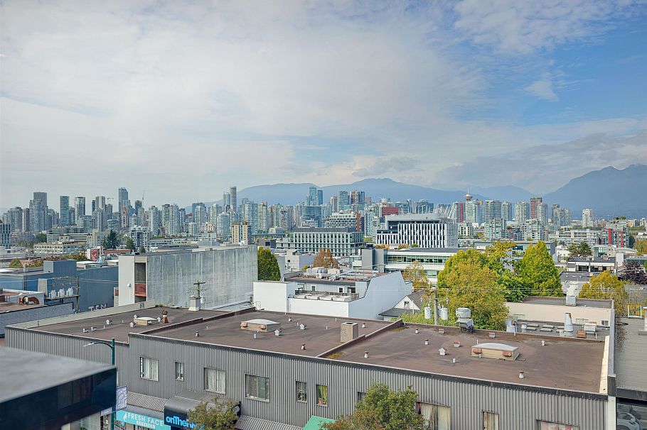 419 2515 Ontario Street Vancouver, BC - 3