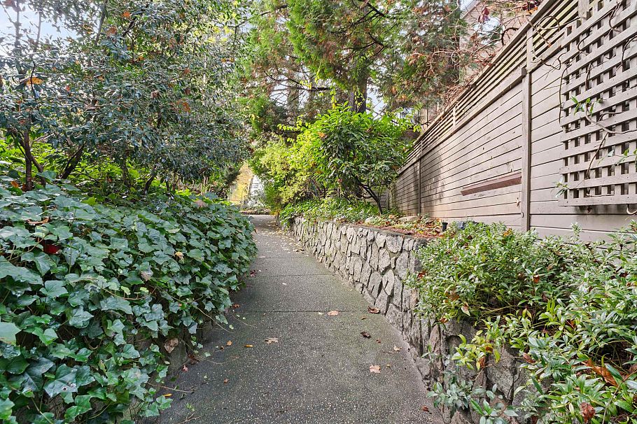 318 1345 W 15th Avenue Vancouver, BC - 24