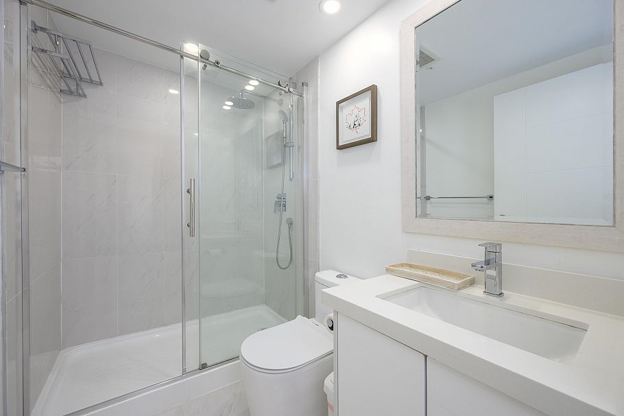 2005 1050 Burrard Street Vancouver, BC - 18