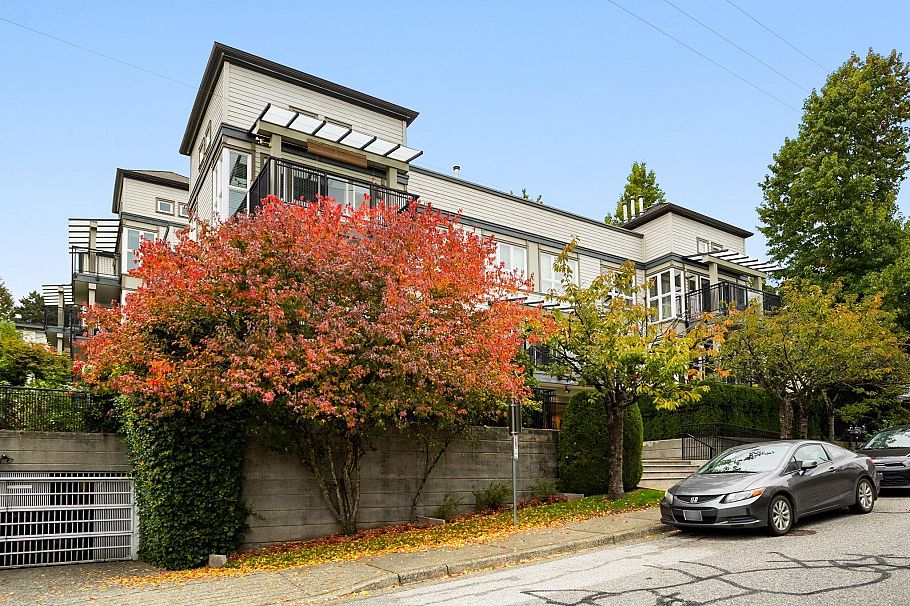 301 106 W Kings Road North Vancouver, BC - 3