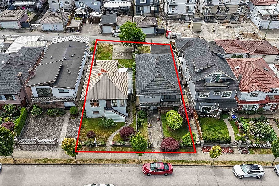 2354 E 33rd Avenue Vancouver, BC - 13