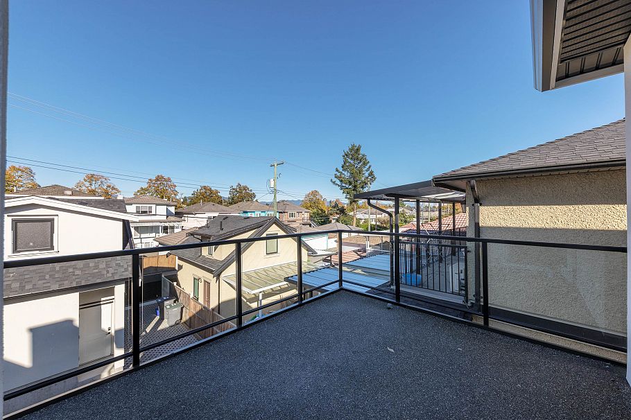 2719 E 46th Avenue Vancouver, BC - 16