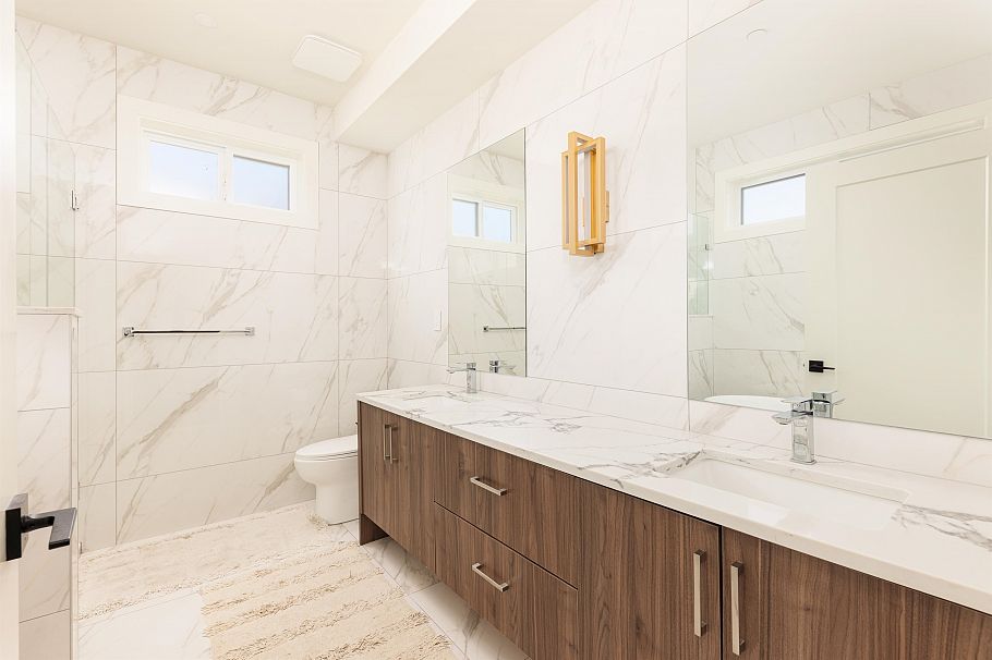 2719 E 46th Avenue Vancouver, BC - 11