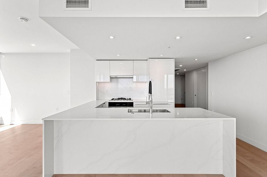 703 135 E 13th Street North Vancouver, BC - 18