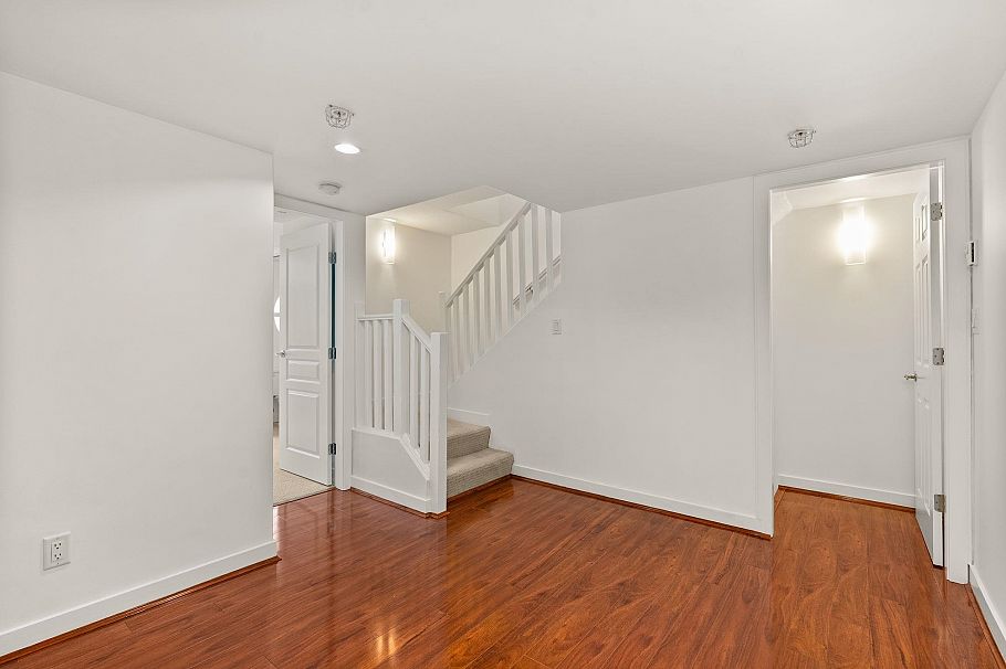 1468 Cedar Cottage Mews Vancouver, BC - 16