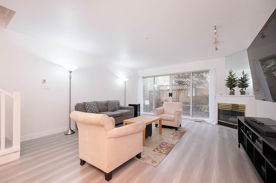 3371 Fieldstone Avenue Vancouver, BC - 2