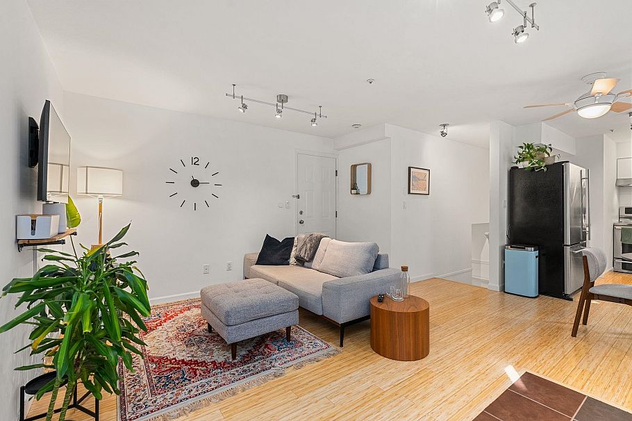 203 755 W 15th Avenue Vancouver, BC - 5