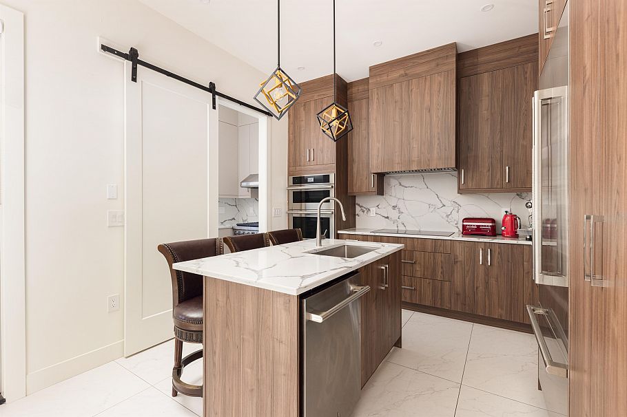 2719 E 46th Avenue Vancouver, BC - 5