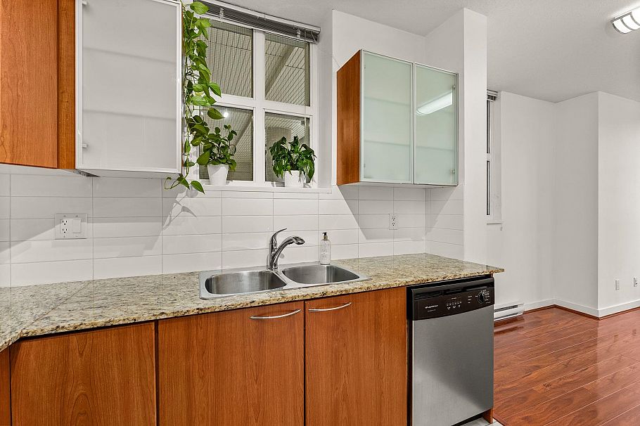 1468 Cedar Cottage Mews Vancouver, BC - 10