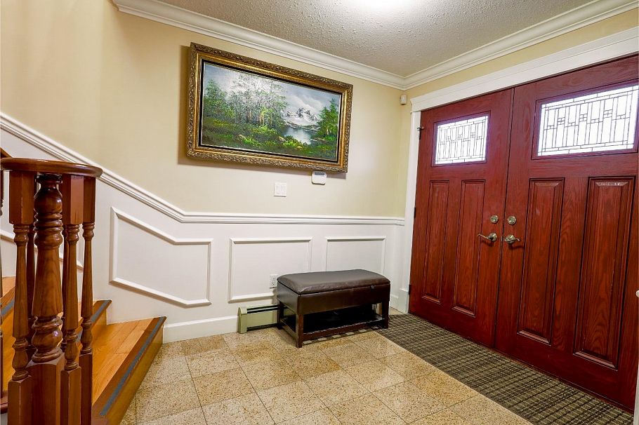 2038 E 40th Avenue Vancouver, BC - 2