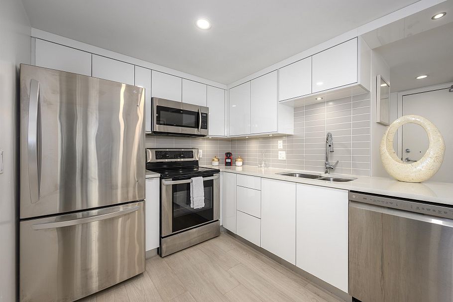 2005 1050 Burrard Street Vancouver, BC - 12