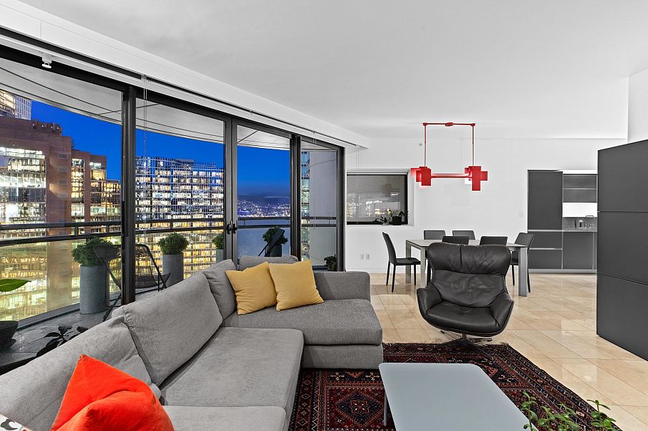 1807 838 W Hastings Street Vancouver, BC - 3