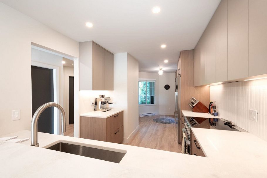  North Vancouver, BC - 18