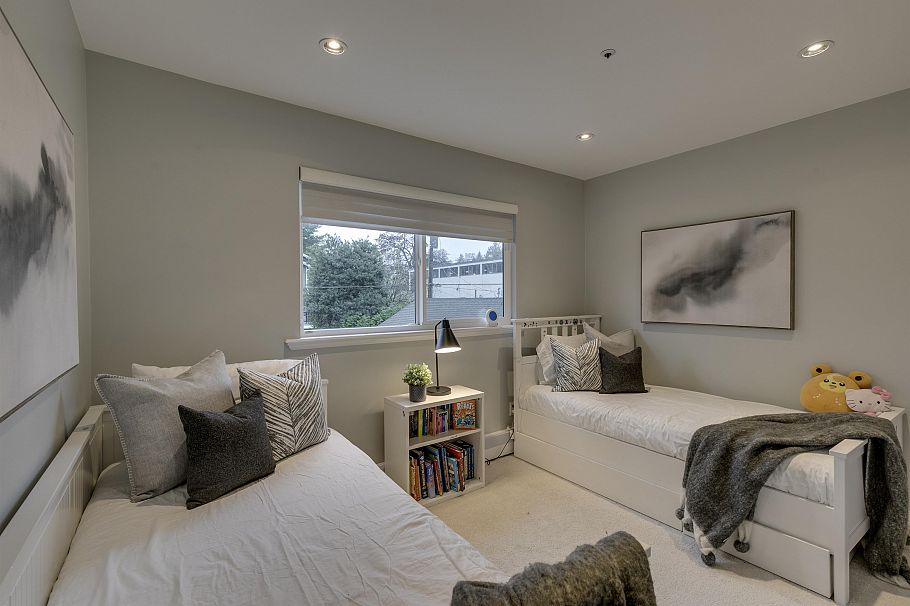 4560 W 7th Avenue Vancouver, BC - 9