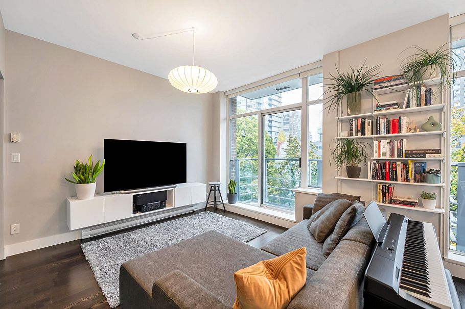 305 535 Smithe Street Vancouver, BC - 3