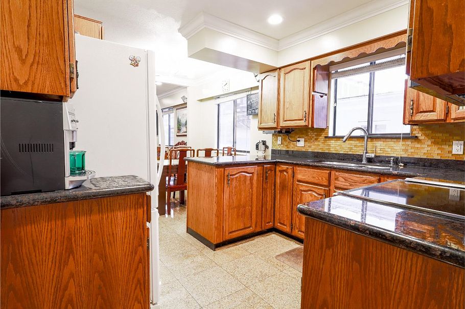 2038 E 40th Avenue Vancouver, BC - 15