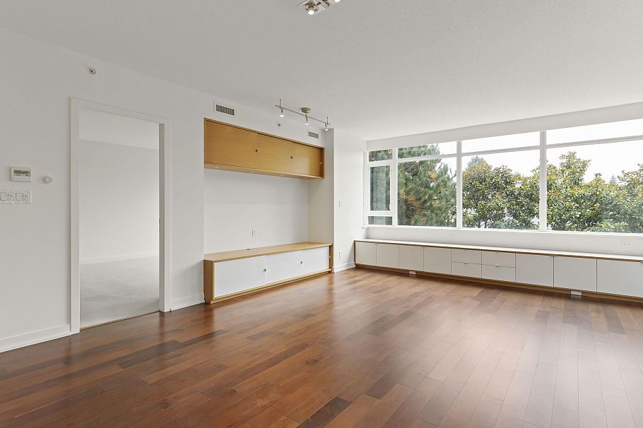 305 5955 Balsam Street Vancouver, BC - 5