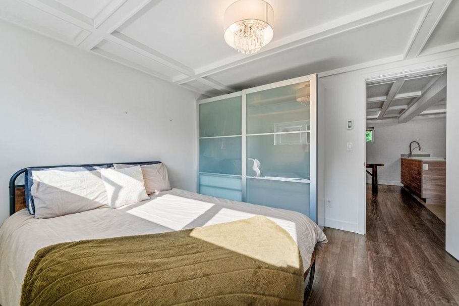 814 Plymouth Drive North Vancouver, BC - 30