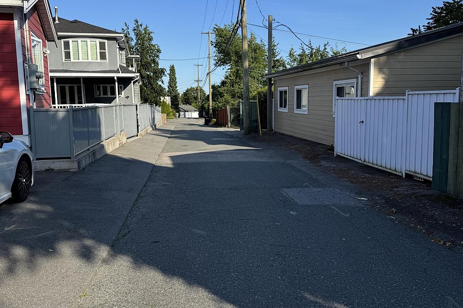 2511 Upland Drive Vancouver, BC - 21