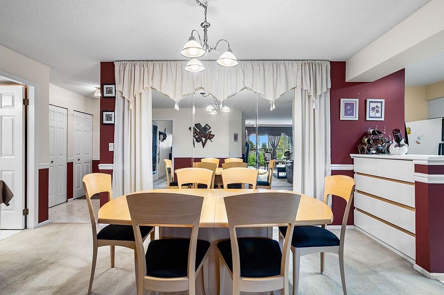 301 106 W Kings Road North Vancouver, BC - 9