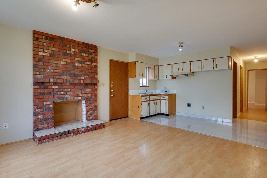 311 E 38th Avenue Vancouver, BC - 2