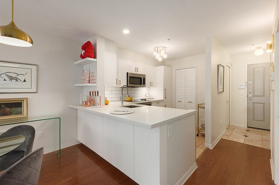 204 2575 W 4th Avenue Vancouver, BC - 9