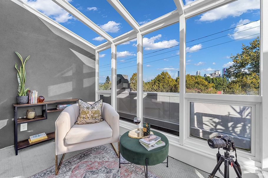 2243 Oak Street Vancouver, BC - 29