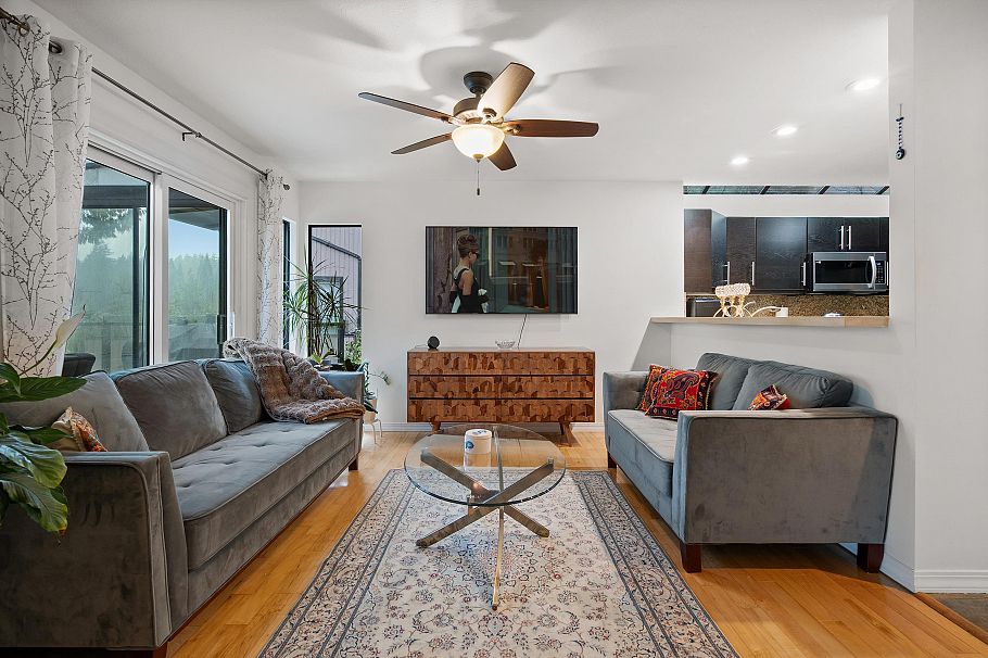 5625 Eagle Court North Vancouver, BC - 8