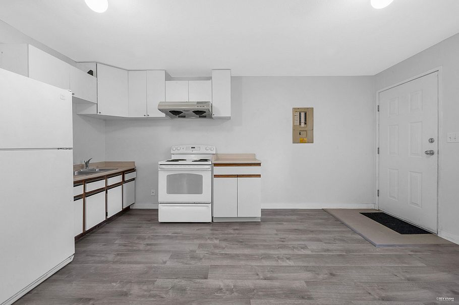 3529 Napier Street Vancouver, BC - 24