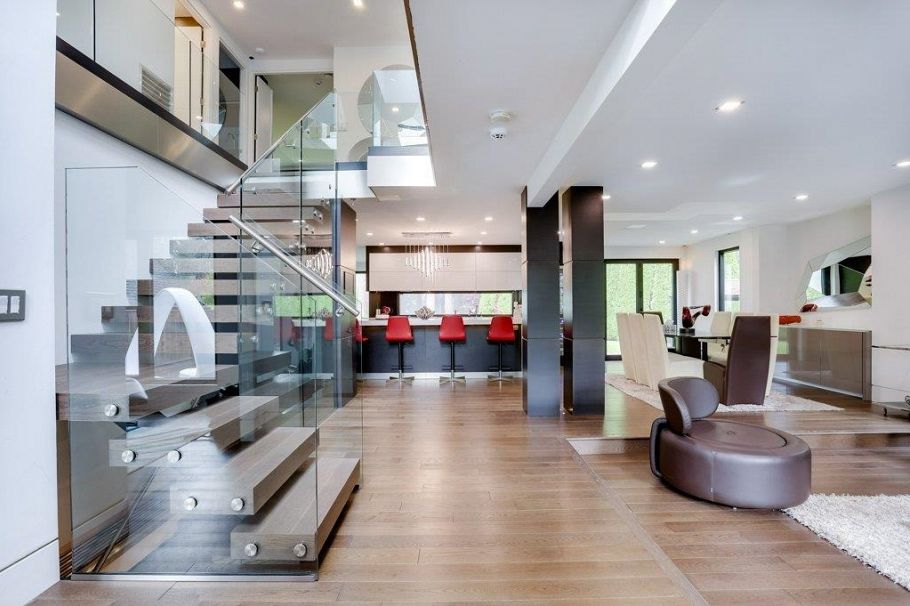 4577 Capilano Road North Vancouver, BC - 2