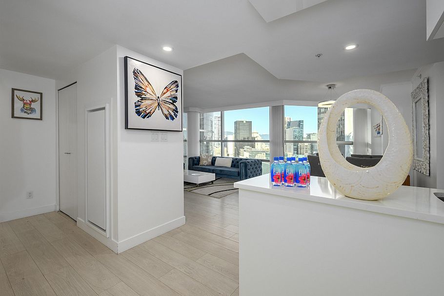 2005 1050 Burrard Street Vancouver, BC - 5