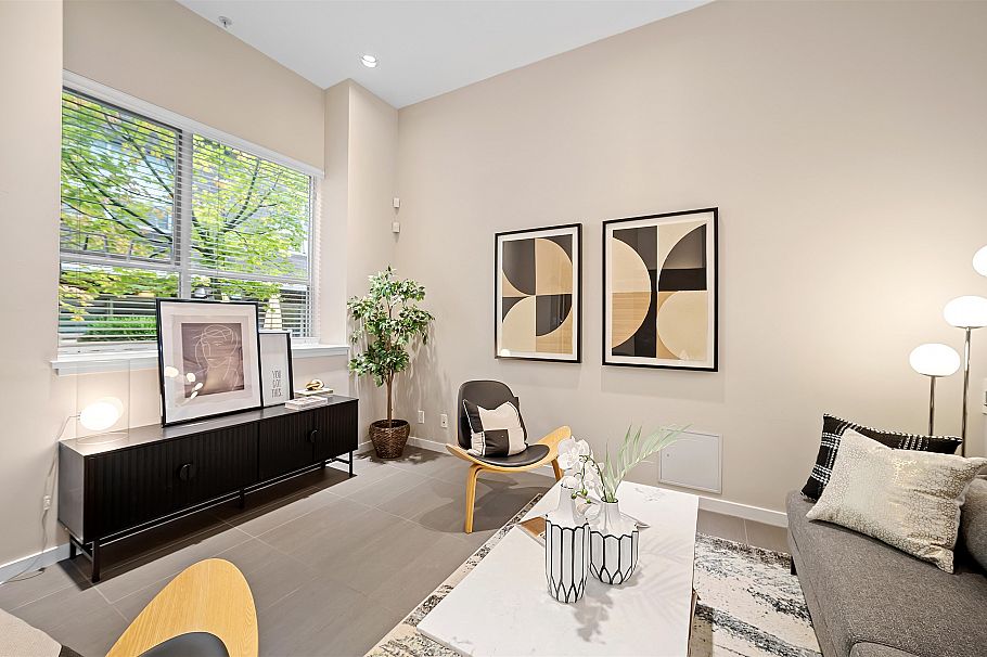 7 2188 W 8th Avenue Vancouver, BC - 2