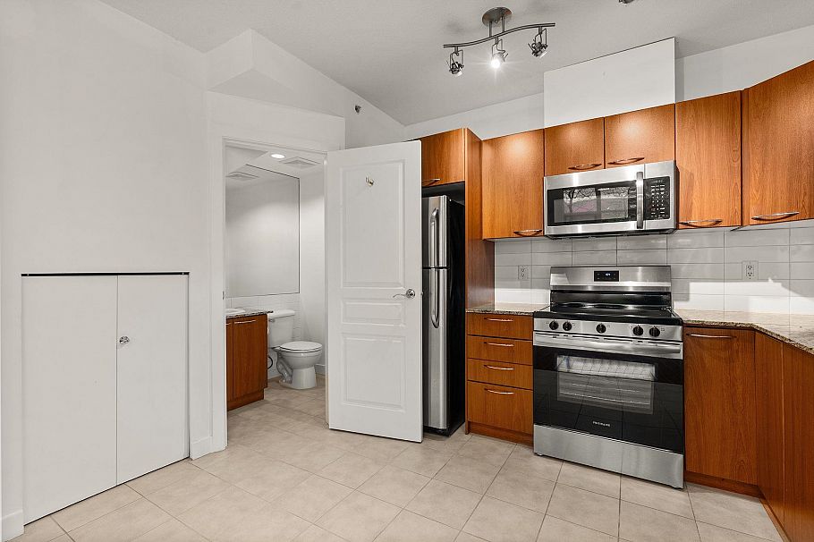 1468 Cedar Cottage Mews Vancouver, BC - 12