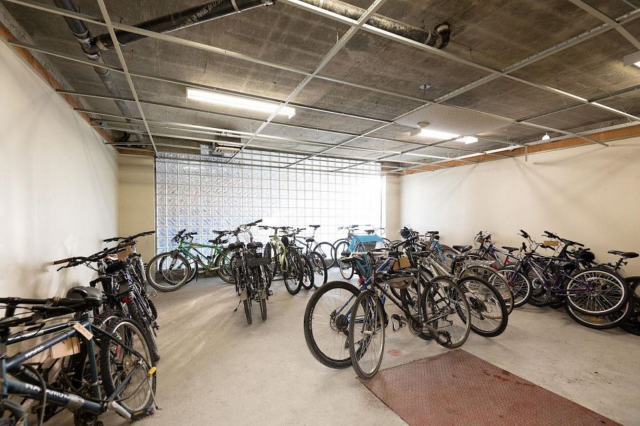  North Vancouver, BC - 30